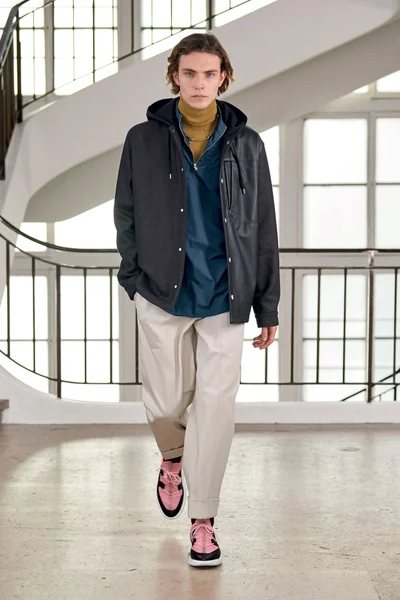 Look 4